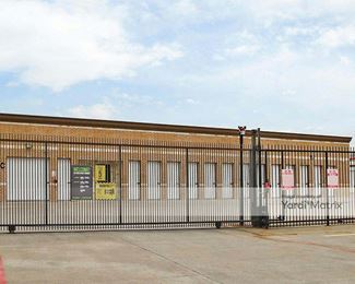 Photo 4 of Extra Space Storage - 1350 North Belt Line Road, Mesquite, TX
