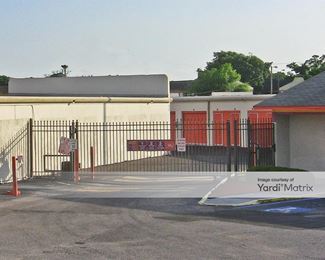 Photo 2 of Public Storage - 9210 Lazy Lane, Tampa, FL