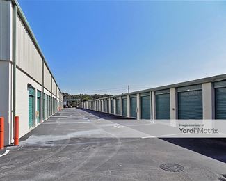 Photo 4 of Public Storage - 18191 East Meadow Road, Tampa, FL