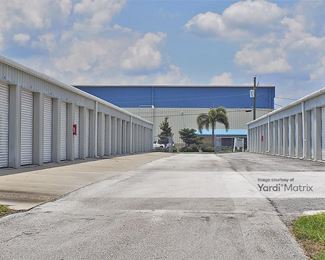 Photo 4 of Lakeside Self Storage - 720 Avenue K SW, Winter Haven, FL