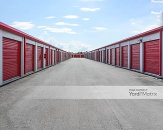 Photo 2 of Storage Rentals of America - 11567 US 301, Riverview, FL