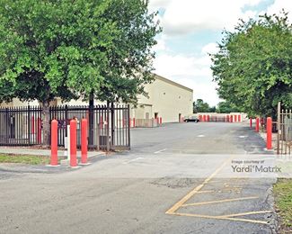 Photo 3 of Public Storage - 2275 North Semoran Blvd, Orlando, FL