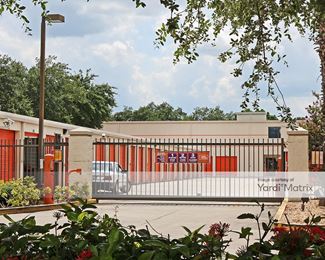 Photo 2 of Public Storage - 1450 North Wickham Road, Melbourne, FL