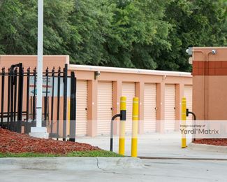 Photo 3 of My Neighborhood Storage Center - 300 West Oak Ridge Road, Orlando, FL