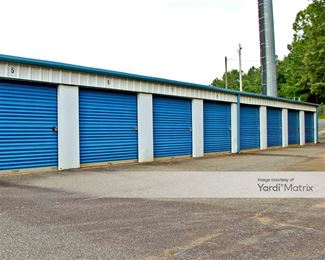 Photo 4 of Redd Storage 400 - 6320 Highway 400, Cumming, GA