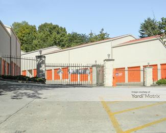 Photo 3 of Public Storage - 7760 Roswell Road, Sandy Springs, GA