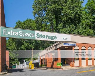 Photo 2 of Extra Space Storage - 12030 Parklawn Drive, Rockville, MD