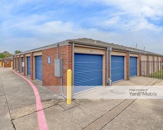 Photo 2 of Public Storage - 1919 West 15th Street, Plano, TX