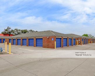 Photo 3 of Public Storage - 1919 West 15th Street, Plano, TX
