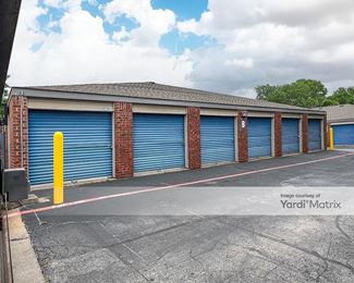 Photo 3 of Public Storage - 6640 Skillman Street, Dallas, TX