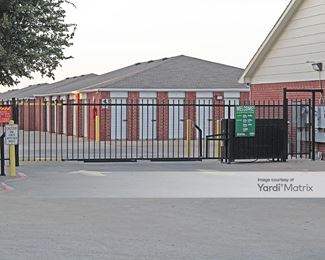 Photo 3 of Extra Space Storage - 2809 Belt Line Road, Garland, TX
