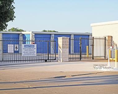 Storage Units for Rent available at 231 West Farm to Market 544, Murphy, TX 75094