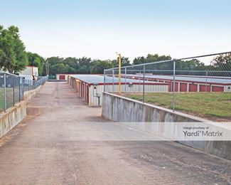 Photo 3 of Check Plus Storage - 727 Highway 71 West, Smithville, TX