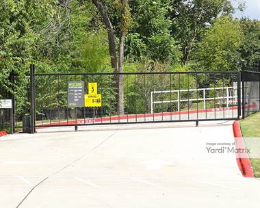 Storage Units for Rent available at 1620 IH 35 Frontage Road, Austin, TX 78704