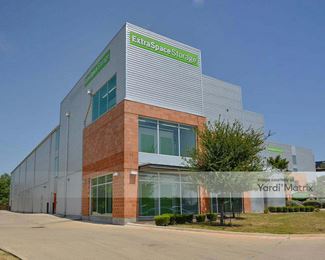Photo 2 of Extra Space Storage - 5656 North IH 35, Austin, TX
