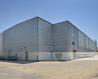 Photo 3 of Extra Space Storage - 5656 North IH 35, Austin, TX