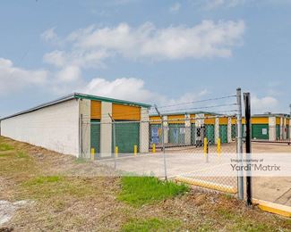 Photo 4 of Avid Storage - 2704 West Division Street, Arlington, TX