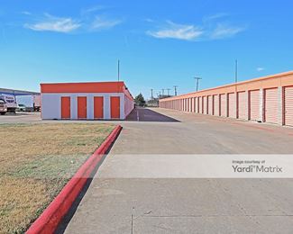 Photo 4 of Curio Storage - 9200 Oak Grove Road, Fort Worth, TX