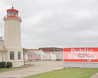 Storage Units for Rent available at 747 Grapevine Hwy, Hurst, TX 76054