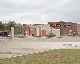 Photo 3 of Public Storage - 747 Grapevine Hwy, Hurst, TX