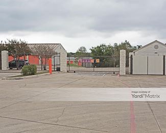 Photo 4 of Public Storage - 747 Grapevine Hwy, Hurst, TX