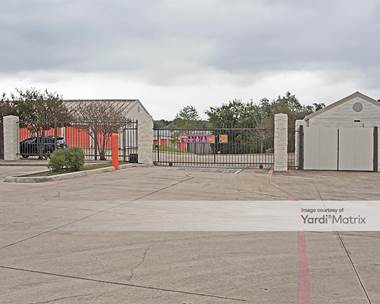 Storage Units for Rent available at 747 Grapevine Hwy, Hurst, TX 76054