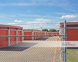 Photo 3 of Public Storage - 4921 Davis Blvd, North Richland Hills, TX