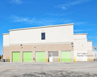 Photo 2 of Extra Space Storage - 4820 Western Center Blvd, Haltom City, TX