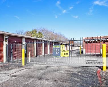 Storage Units for Rent available at 88 Grapevine Hwy, Hurst, TX 76054