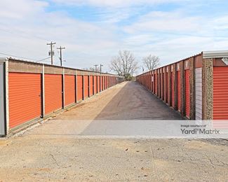 Photo 4 of Hometown Self Storage - 1648 NW Parkway, Azle, TX