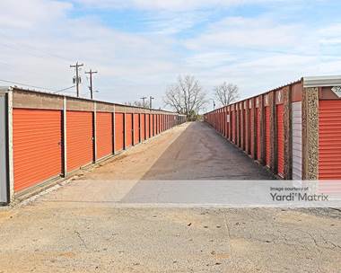 Storage Units for Rent available at 1648 NW Parkway, Azle, TX 76020