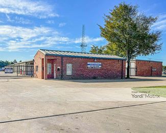 Photo 1 of Extra Space Storage - 1750 Mansfield Webb Road, Arlington, TX