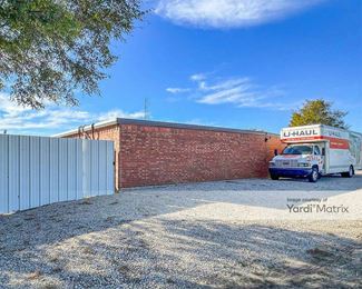 Photo 2 of Extra Space Storage - 1750 Mansfield Webb Road, Arlington, TX