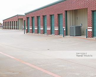 Photo 2 of Colonial Self Storage - 304 South Colonial Drive, Cleburne, TX