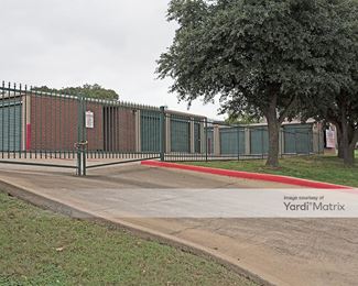 Photo 2 of Securlock Storage - 904 Grapevine Hwy, Hurst, TX