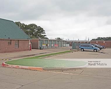 Storage Units for Rent available at 904 Grapevine Hwy, Hurst, TX 76054
