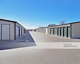 Photo 4 of Granbury Self Storage - 212 Temple Hall Hwy, Granbury, TX
