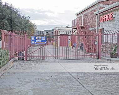 Storage Units for Rent available at 3901 Sycamore School Road, Fort Worth, TX 76133