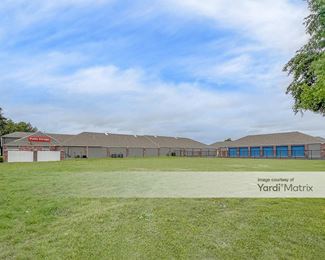 Photo 5 of Public Storage - 3030 Sycamore School Road, Fort Worth, TX