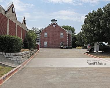 Storage Units for Rent available at 4660 TX 360, Grand Prairie, TX 75052