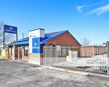 Storage Units for Rent available at 6162 Southwest Blvd, Banbrook, TX 76109
