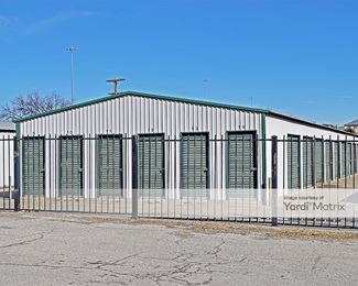 Photo 2 of Heritage Mini Storage - 1433 Plaza Drive North, Granbury, TX