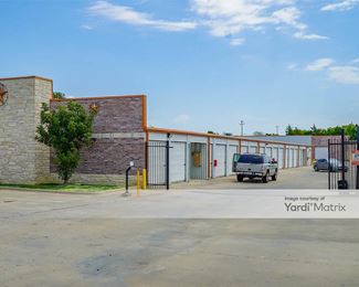 Photo 4 of CubeSmart Self Storage - 1460 South Interstate 35 E, Lancaster, TX
