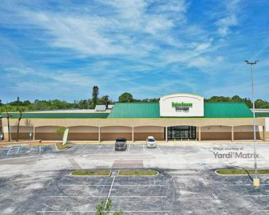 Storage Units for Rent available at 13100 66th Street North, Largo, FL 33773