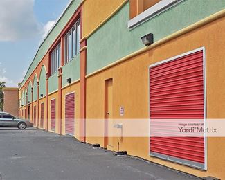Photo 2 of iStorage - 505 Magnolia Avenue, Auburndale, FL