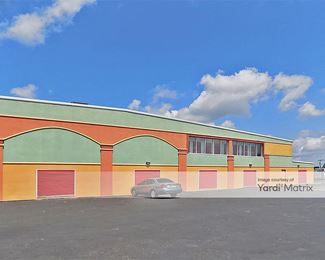 Photo 3 of iStorage - 505 Magnolia Avenue, Auburndale, FL