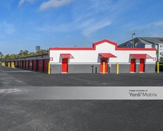 Photo 4 of iStorage - 4867 Commercial Way, Spring Hill, FL