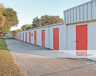 Photo 4 of Saver Self Storage - 3010 James L Redman Pkwy, Plant City, FL