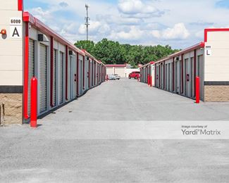 Photo 2 of iStorage - 12832 US 301, Riverview, FL