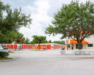Photo 4 of Public Storage - 8149 Aircenter Court, Orlando, FL